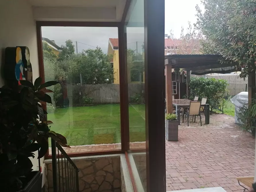 Immagine 6 di Porzione di casa in vendita  a Ortonovo