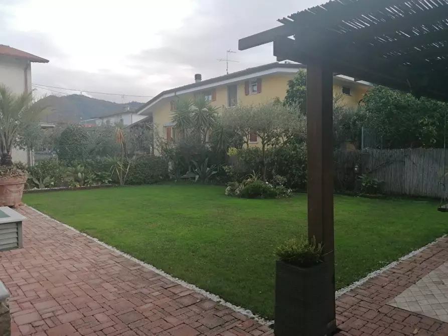 Immagine 5 di Porzione di casa in vendita  a Ortonovo