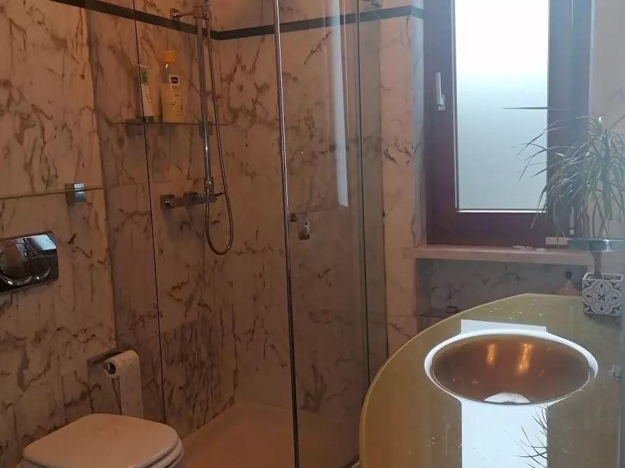 Immagine 22 di Porzione di casa in vendita  a Ortonovo