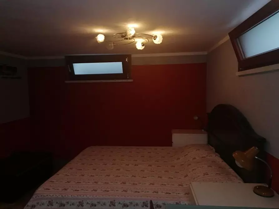 Immagine 31 di Porzione di casa in vendita  a Ortonovo