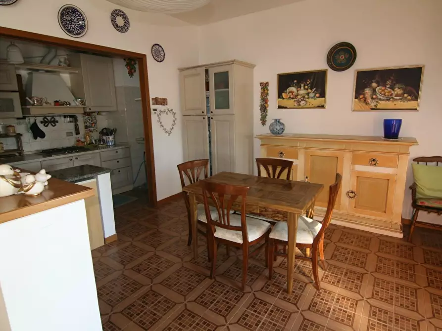 Immagine 6 di Appartamento in vendita  a Castelnuovo Magra