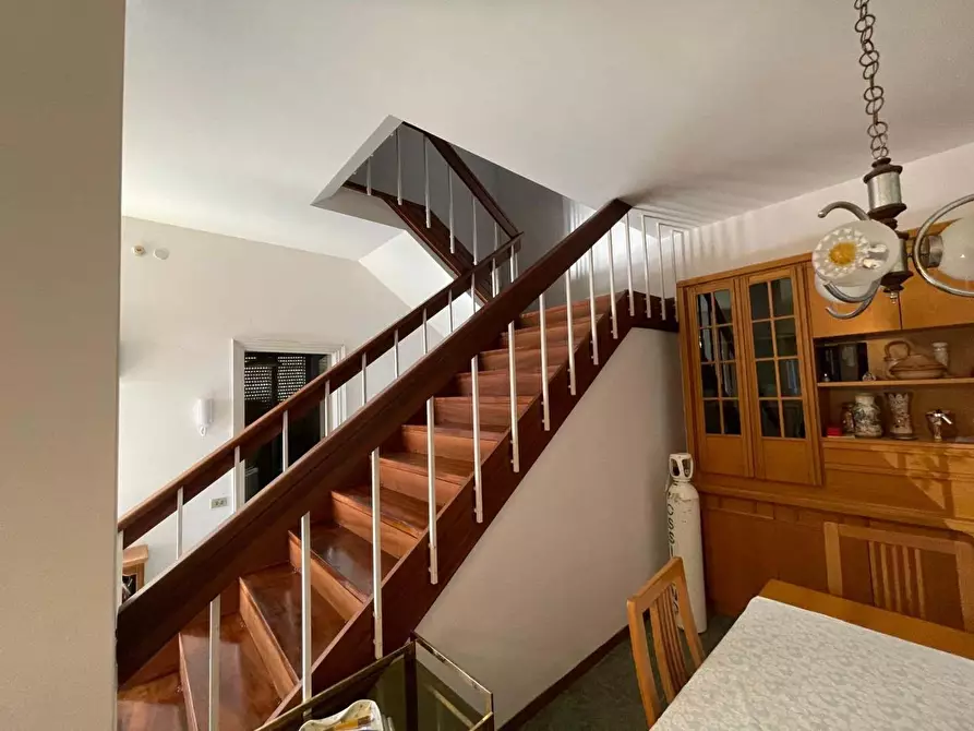 Immagine 7 di Villa in vendita  a Pietrasanta