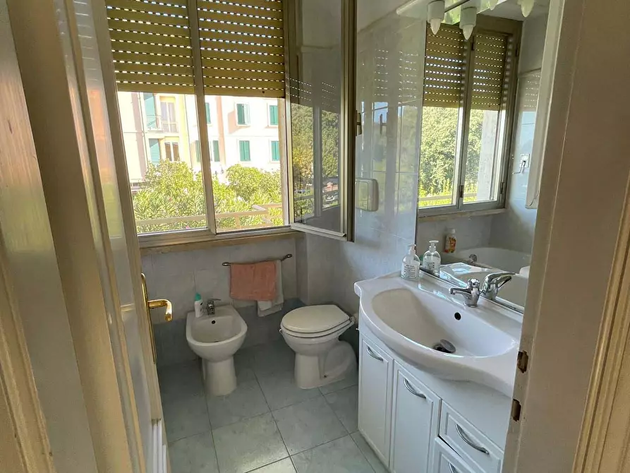 Immagine 15 di Villa in vendita  a Pietrasanta