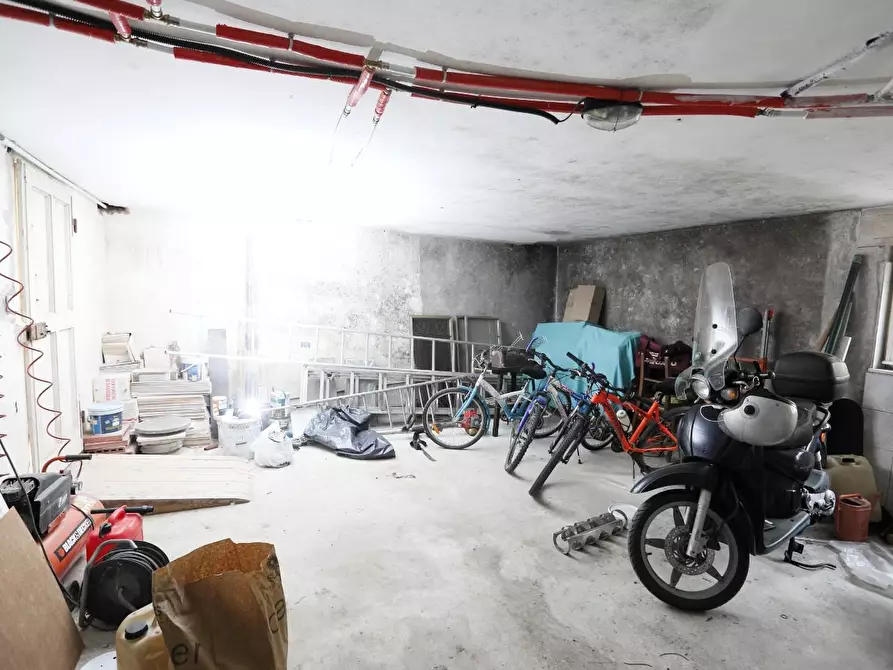 Immagine 38 di Casa indipendente in vendita  a Collesalvetti