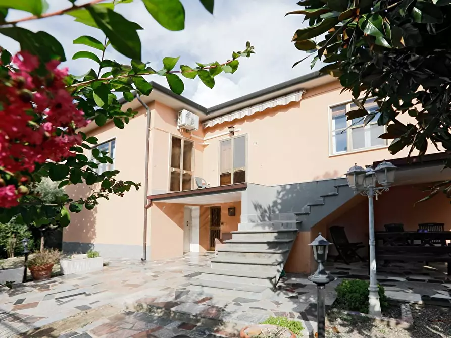 Immagine 2 di Casa indipendente in vendita  a Collesalvetti