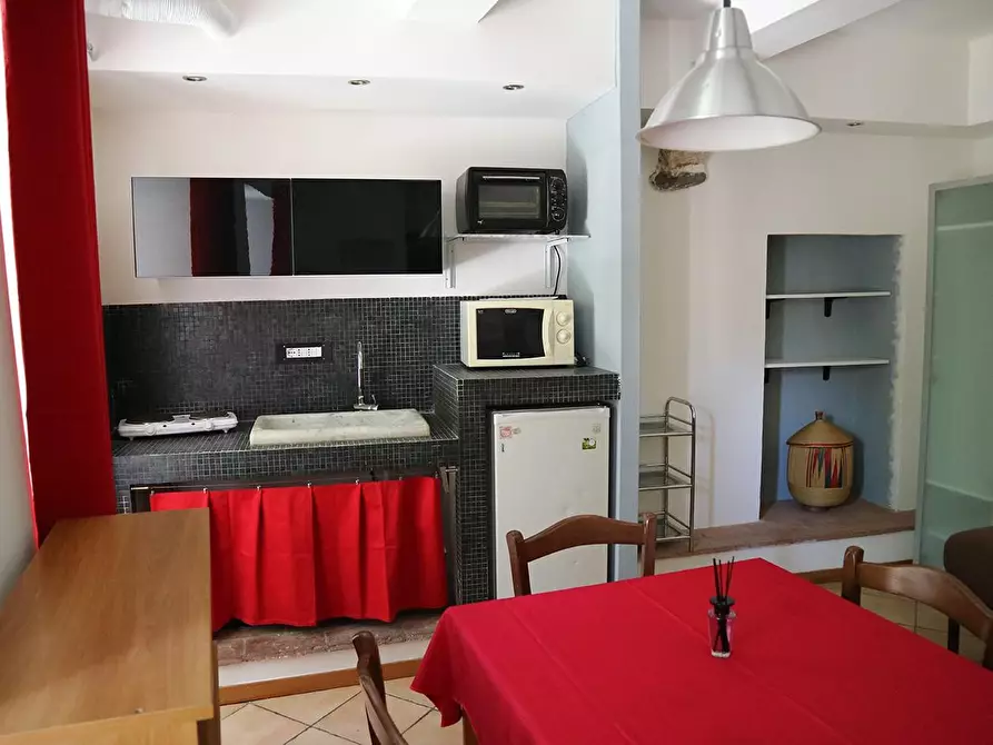 Immagine 2 di Appartamento in vendita  a Carrara