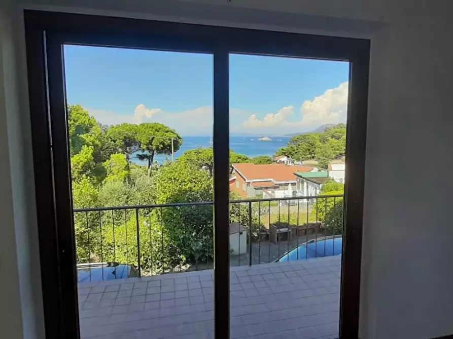 Immagine 37 di Villa in vendita  a Portoferraio
