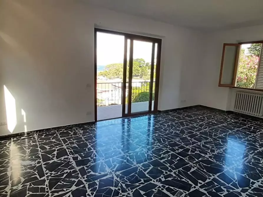 Immagine 15 di Villa in vendita  a Portoferraio
