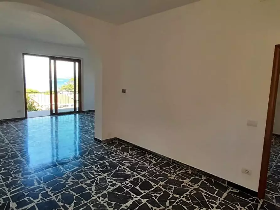 Immagine 12 di Villa in vendita  a Portoferraio