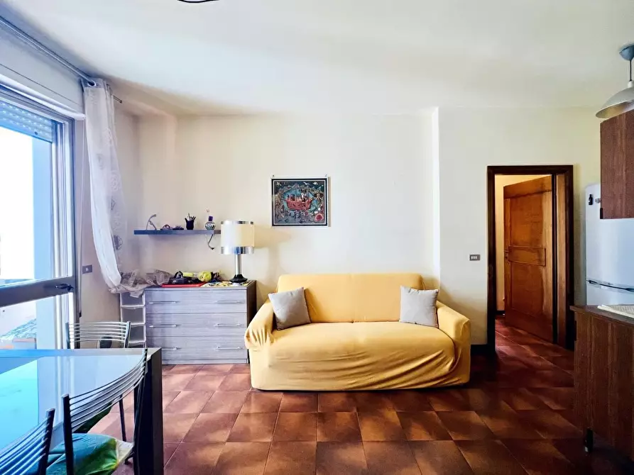 Immagine 3 di Appartamento in vendita  a Camaiore