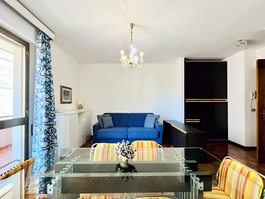 Immagine 21 di Appartamento in vendita  a Camaiore