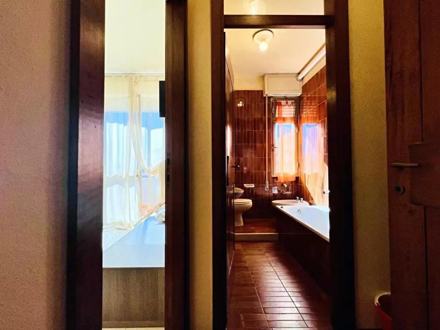 Immagine 7 di Appartamento in vendita  a Camaiore