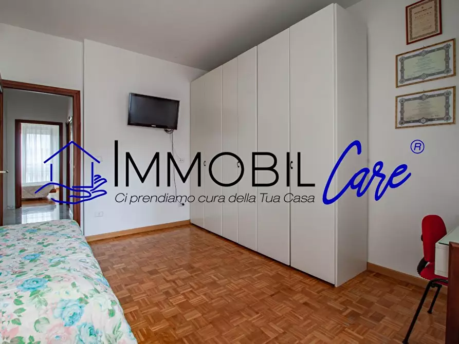 Immagine 17 di Appartamento in vendita  a Livorno