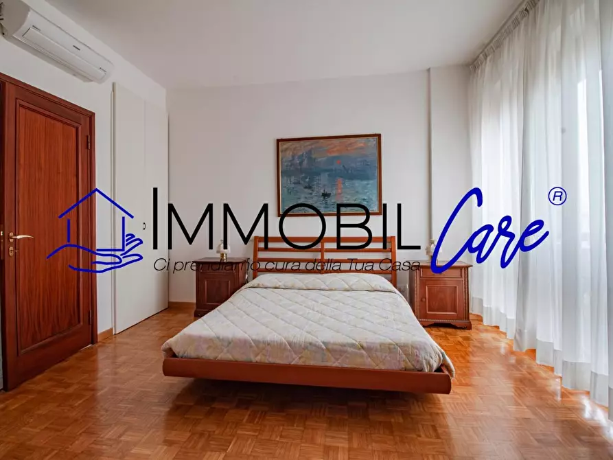 Immagine 13 di Appartamento in vendita  a Livorno