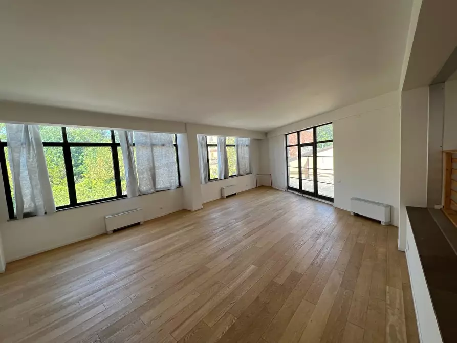 Immagine 10 di Ufficio in affitto  a Lucca