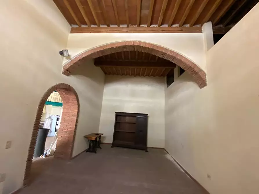 Immagine 4 di Locale commerciale in affitto  a Livorno