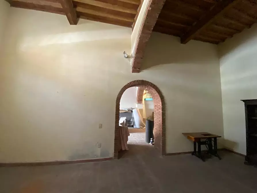 Immagine 5 di Locale commerciale in affitto  a Livorno