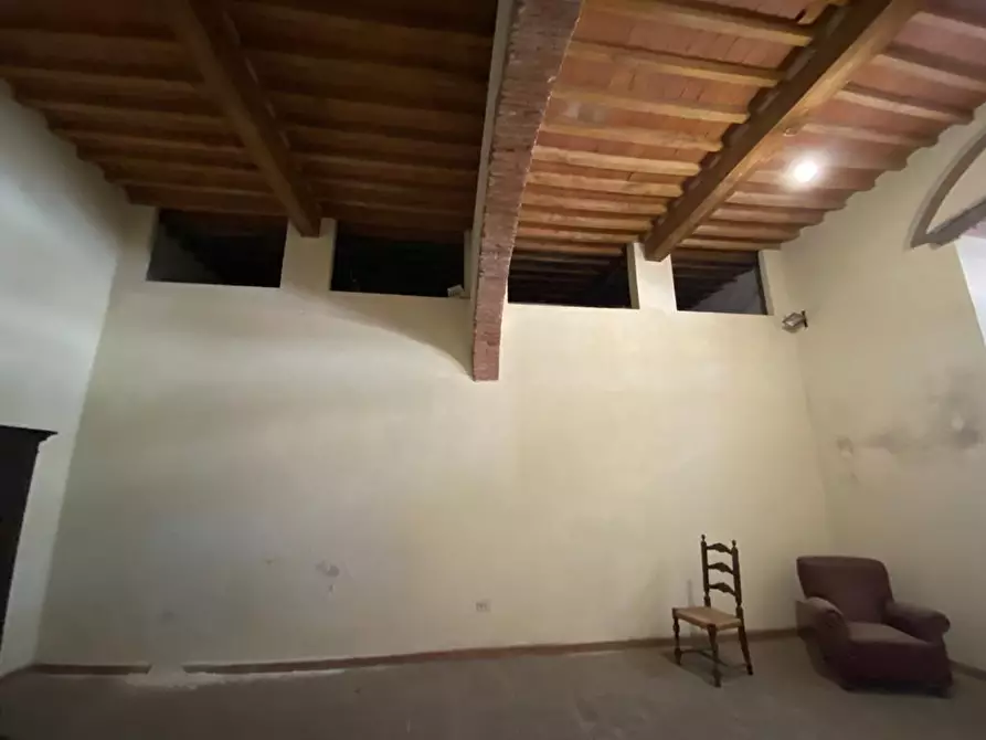 Immagine 6 di Locale commerciale in affitto  a Livorno