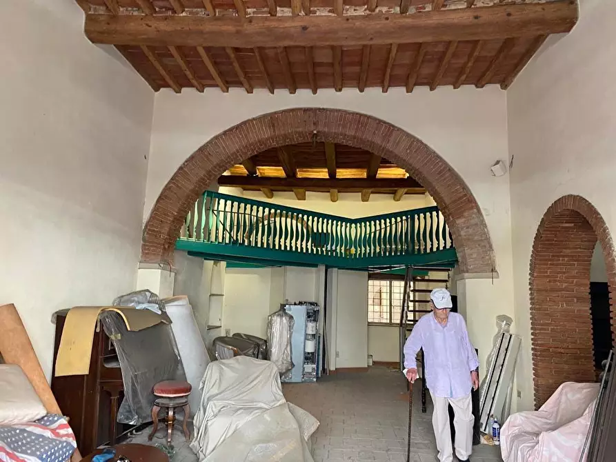 Immagine 2 di Locale commerciale in affitto  a Livorno