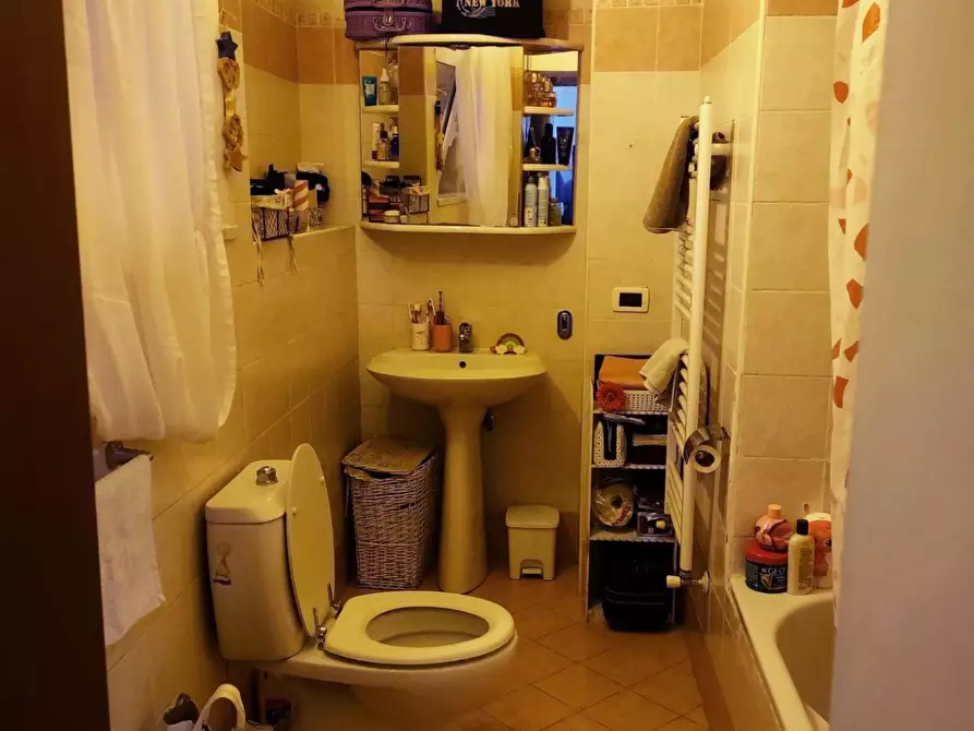 Immagine 3 di Appartamento in vendita  a Massa