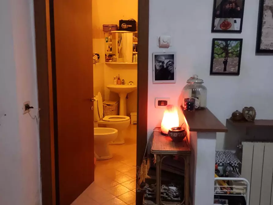 Immagine 2 di Appartamento in vendita  a Massa