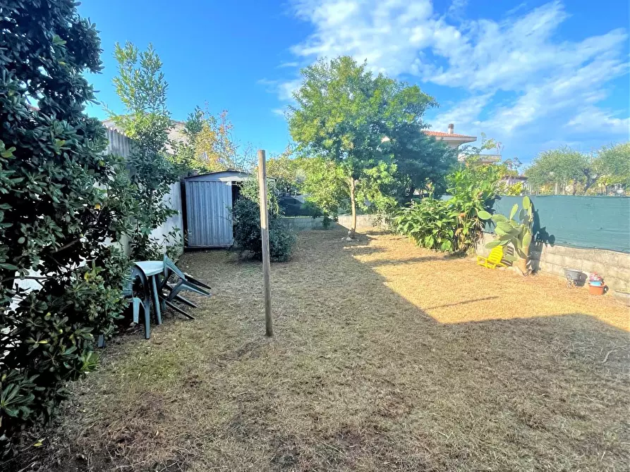 Immagine 2 di Casa bifamiliare in vendita  a Massa