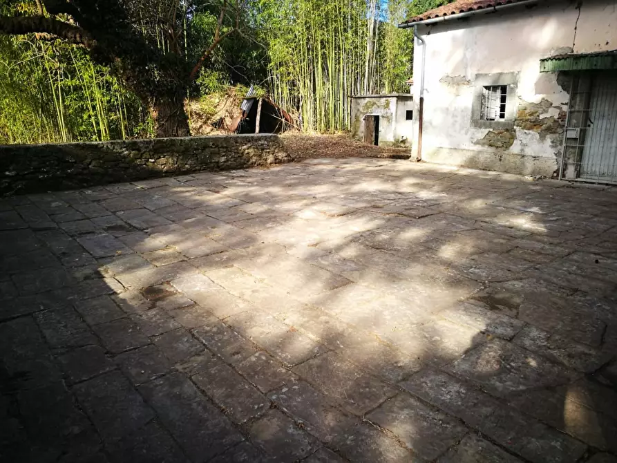 Immagine 9 di Casa semindipendente in vendita  a Fivizzano