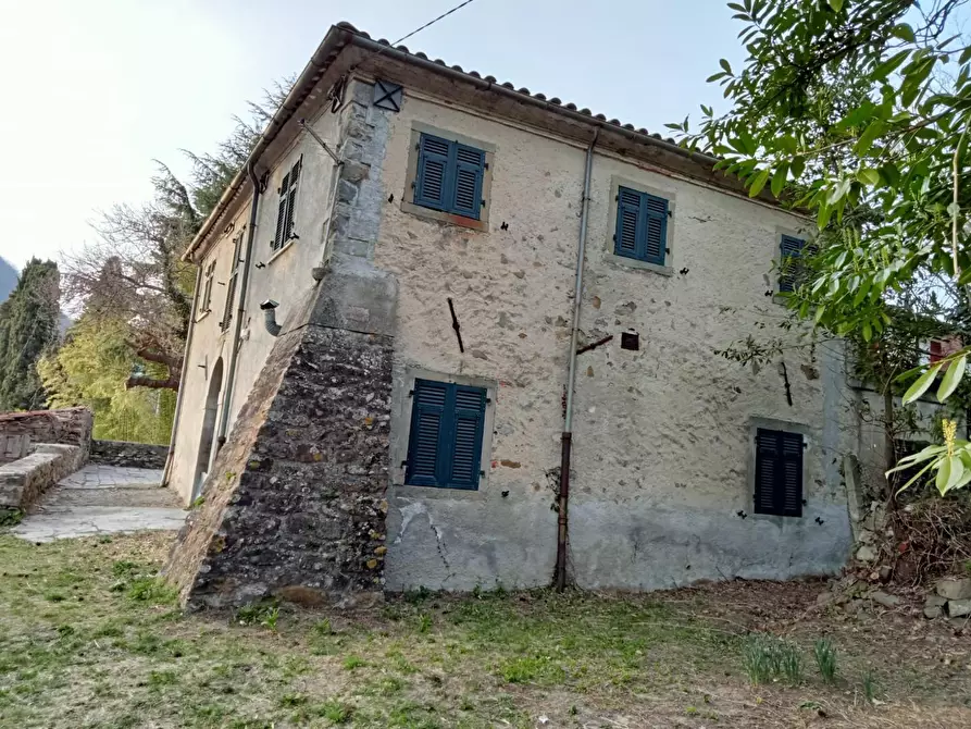Immagine 2 di Casa semindipendente in vendita  a Fivizzano