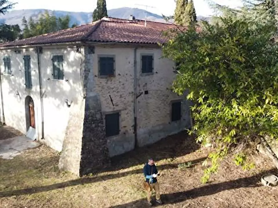 Immagine 1 di Casa semindipendente in vendita  a Fivizzano