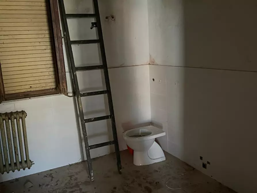 Immagine 10 di Terratetto in vendita  a Capraia E Limite