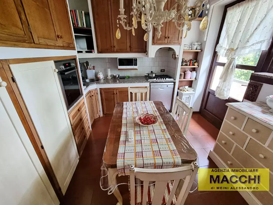 Immagine 10 di Villa in vendita  a Pontedera