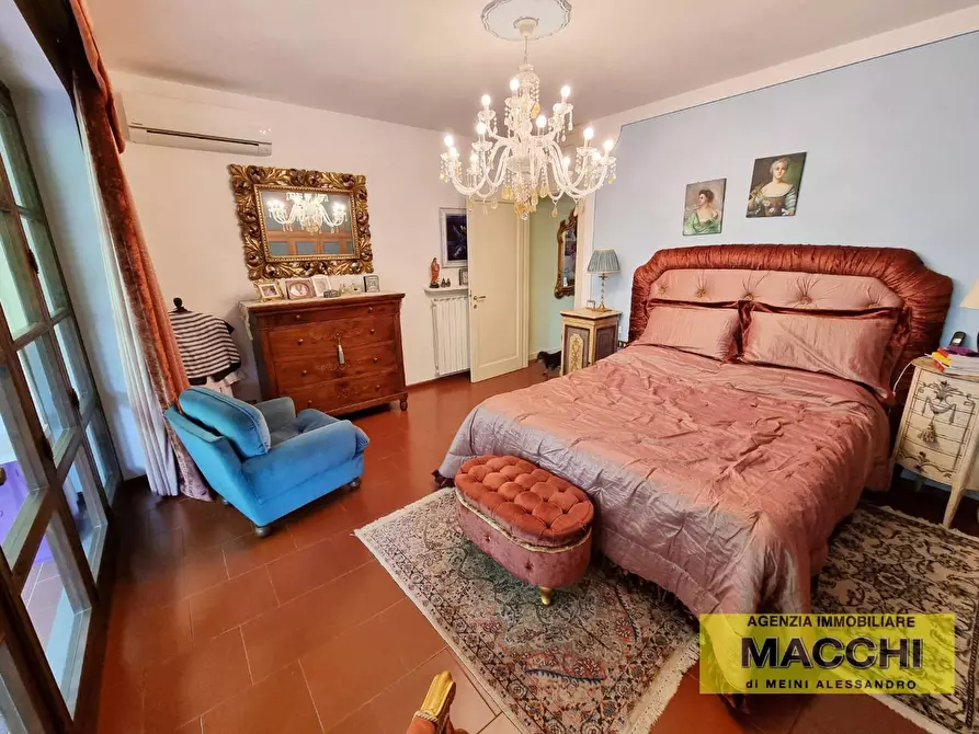 Immagine 17 di Villa in vendita  a Pontedera