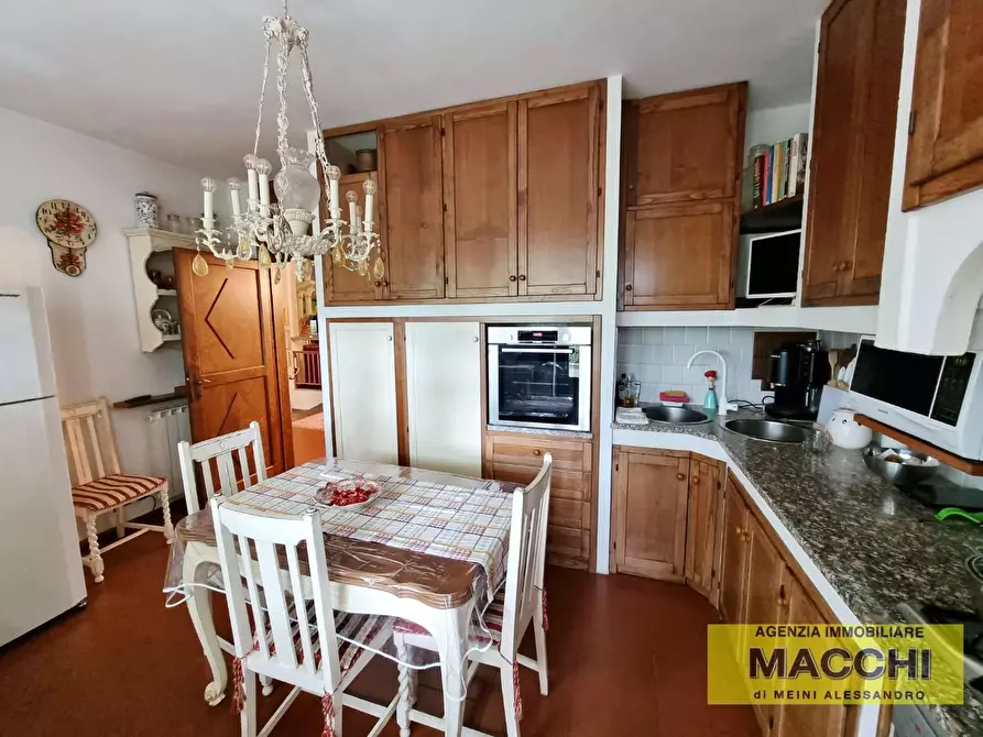 Immagine 12 di Villa in vendita  a Pontedera