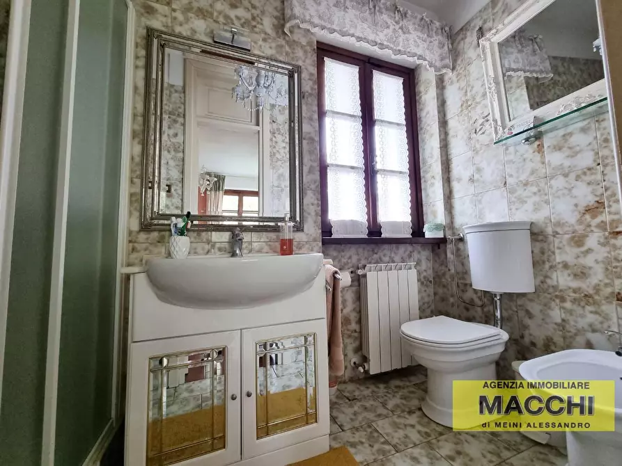 Immagine 19 di Villa in vendita  a Pontedera