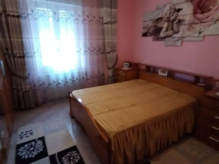 Immagine 7 di Appartamento in vendita  a Carrara