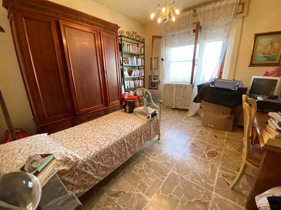 Immagine 14 di Villa in vendita  a Pontedera