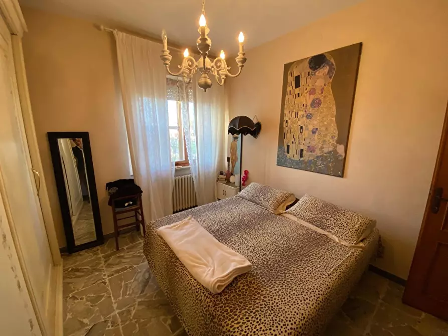 Immagine 11 di Villa in vendita  a Pontedera