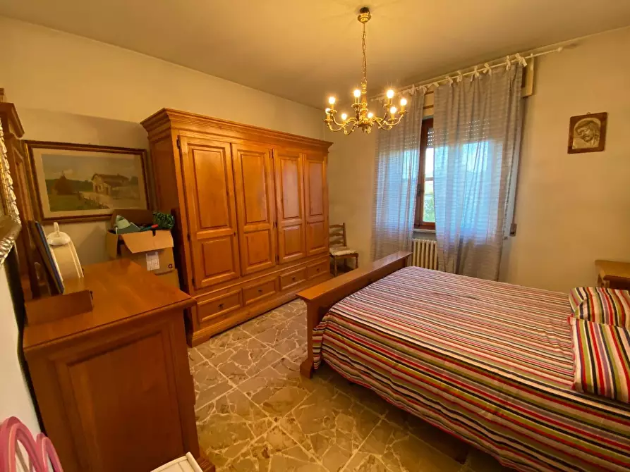 Immagine 10 di Villa in vendita  a Pontedera