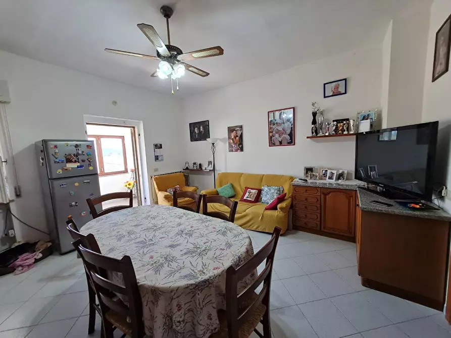 Immagine 3 di Appartamento in vendita  a Campiglia Marittima