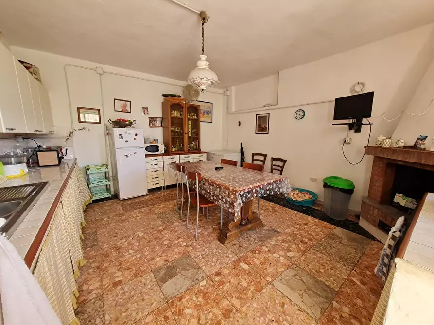 Immagine 15 di Appartamento in vendita  a Campiglia Marittima