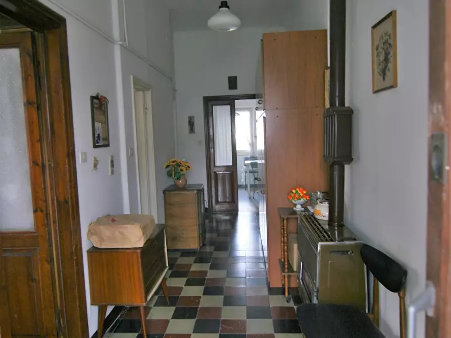 Immagine 2 di Casa semindipendente in vendita  a Carrara