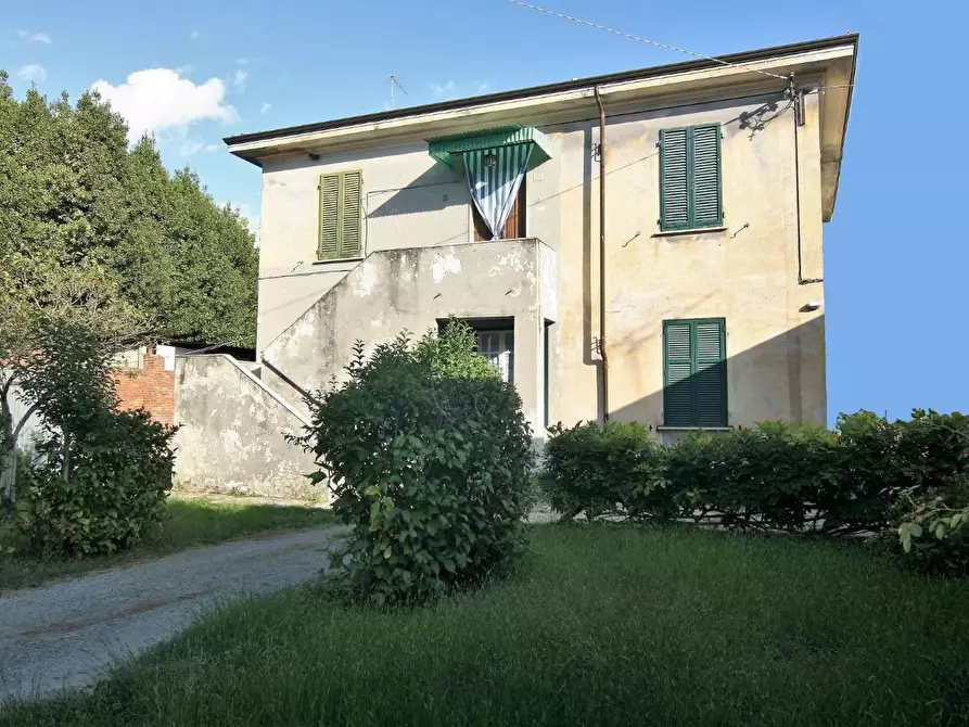 Immagine 1 di Casa semindipendente in vendita  a Carrara