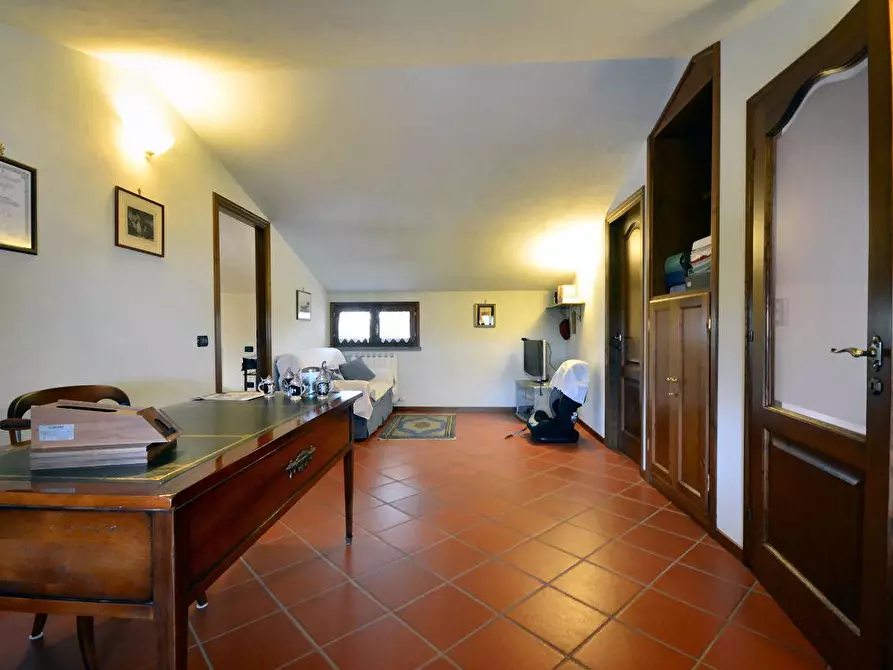 Immagine 20 di Villa in vendita  a Lucca
