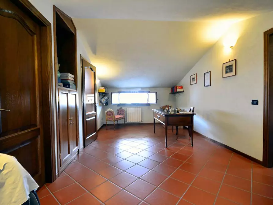 Immagine 19 di Villa in vendita  a Lucca