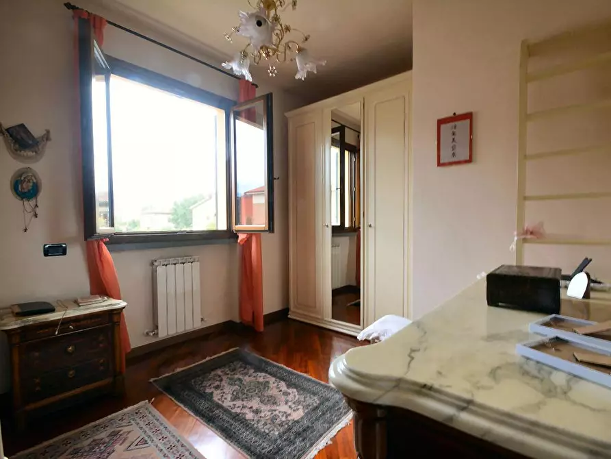 Immagine 15 di Villa in vendita  a Lucca