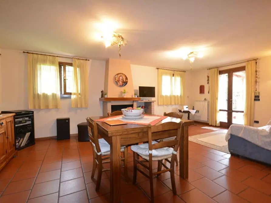 Immagine 7 di Villa in vendita  a Lucca