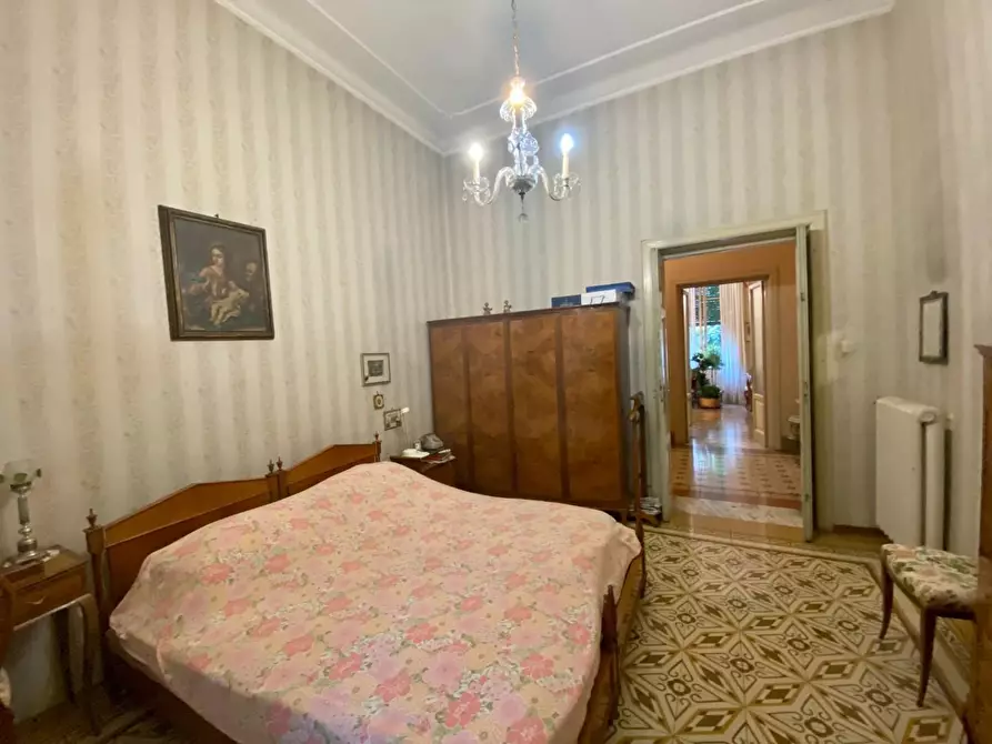 Immagine 17 di Villa in vendita  a Lucca