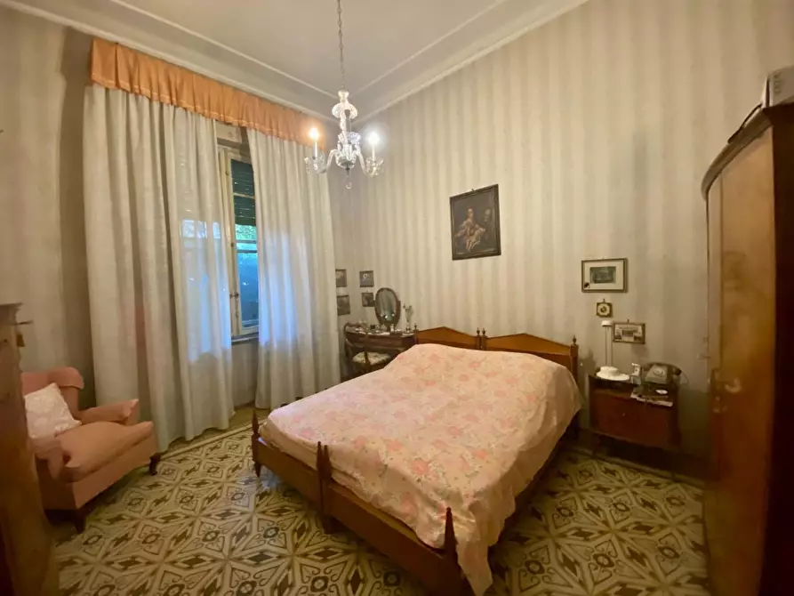 Immagine 18 di Villa in vendita  a Lucca