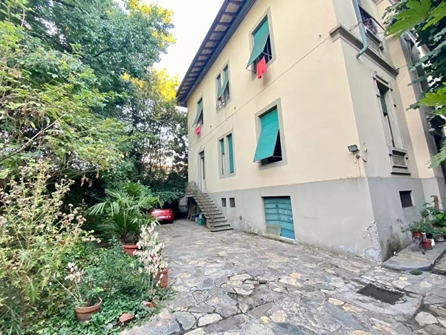 Immagine 24 di Villa in vendita  a Lucca