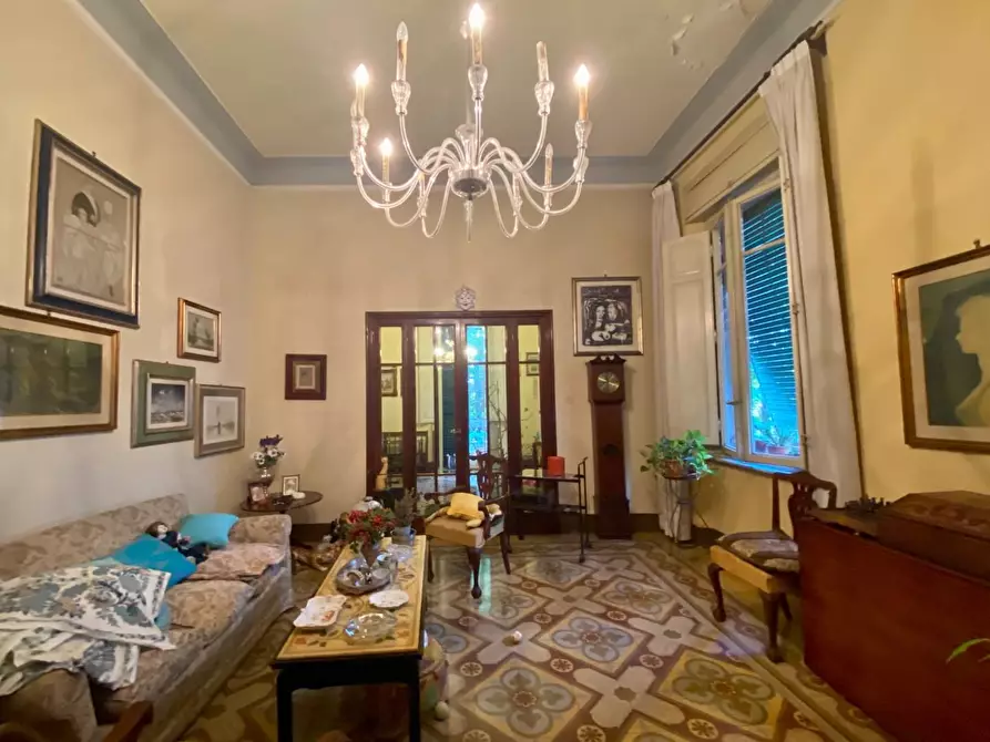 Immagine 11 di Villa in vendita  a Lucca